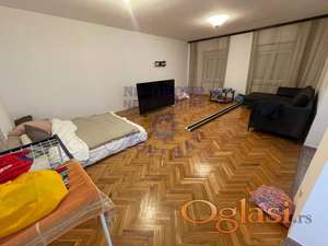 Odlična spratna kuća, Sremski Karlovci