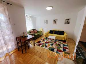 Komforna, nameštena garsonjera na odličnoj lokaciji