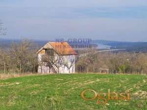 Plac u Sremskim Karlovcima