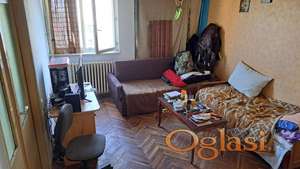 Odličan dvosoban stan od 52m2 na potezu Zelezničkoj Stanici!
