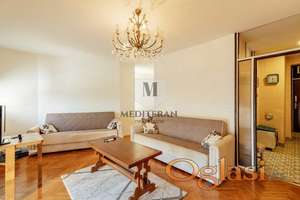 Komforan dvosoban stan površine 80m2 u centru Igala