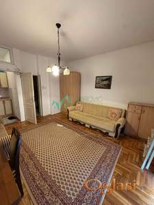 Potpuno opremljena garsonjera sa terasom, u samom centru  Novog Sada