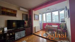 Komforan trosoban stan u centru