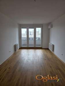  PRELEP, POTPUNO NOV POLUNAMEŠTEN ČETVOROSOBAN STAN SA PARKING MESTOM - TELEP NADOMAK LIMANA