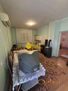 Titel kuća 81m2 sa pomoćnim objektima ID#4357