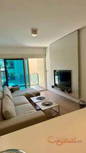 Prodaje se dvosoban stan s pogledom u Bečićima