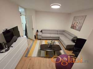 ODLIČAN STAN U BALZAKOVOJ ULICI-BLIZU PROMENADE,FAKULTETA,USELJIV OD 15.12.