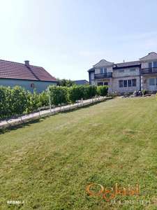 Vašica poslovni kompleks spratnica i trosoban stan 405m2 HITNO!