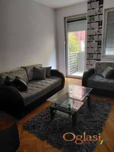  LEPO GARSONJERA U PETRA DRAPŠINA 