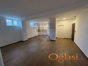 Dvosoban stan u suterenu na Petrovaradinu