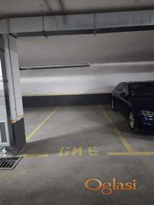 Izdajem garažno mesto ulica Okrugićeva 28