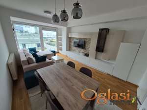 ODLIČAN, RENOVIRAN DVOIPOSOBAN STAN KOD PROMENADE