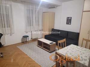 NAMEŠTENA RENOVIRANA GARSONJERA 27M2 CENTAR GRADA, KOSOVSKA ULICA, 300EU