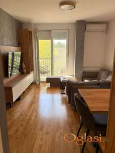 LEP ČETVOROSOBAN STAN 81m2
