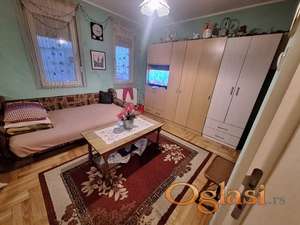 POLUNAMEŠTEN JEDNOSOBAN STAN 30M2 PODBARA, BLIZU KEJA, 250EU