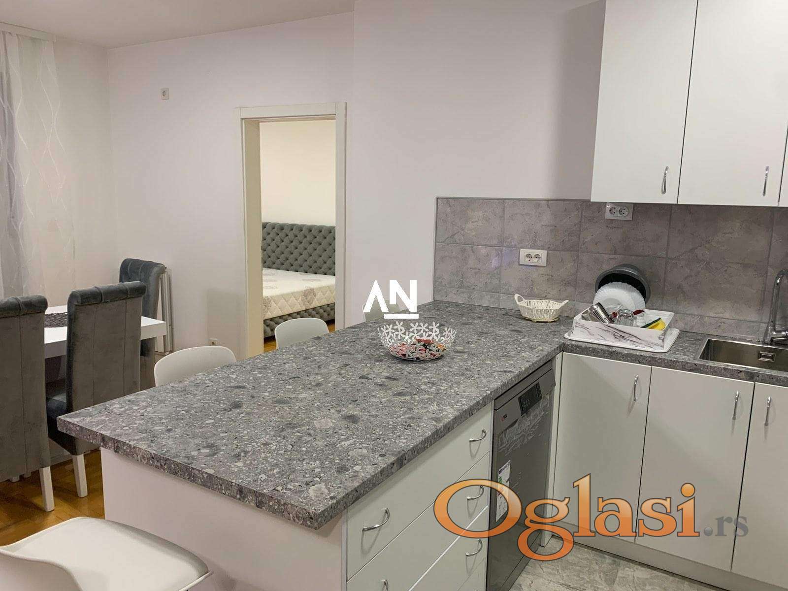 Voždovac, settlement Stepa Stepanović, 95m2 — photo