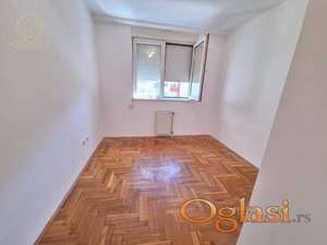 Izdaje se trosoban stan - 65m2- Rotkvarija