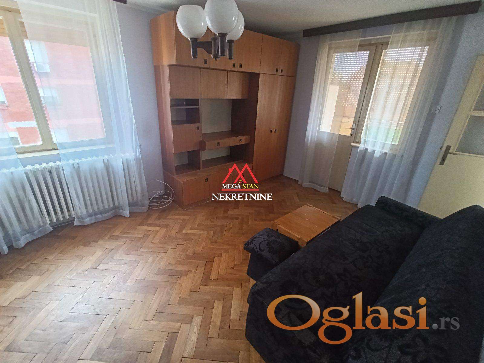 Сдаётся двухкомнатная квартира — 55 м² — бульвар Краля Петра I — фото