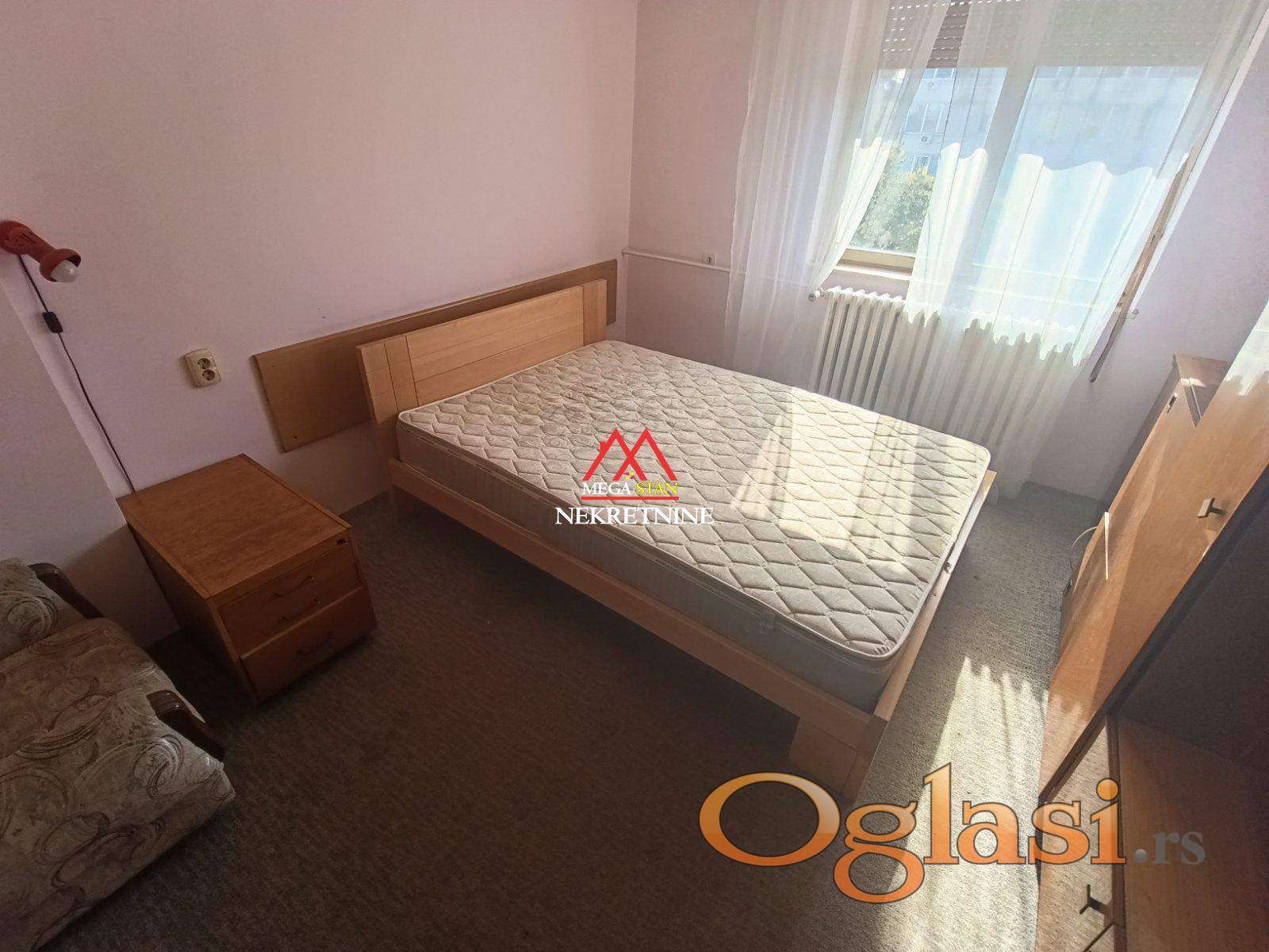 Сдаётся двухкомнатная квартира — 55 м² — бульвар Краля Петра I — фото