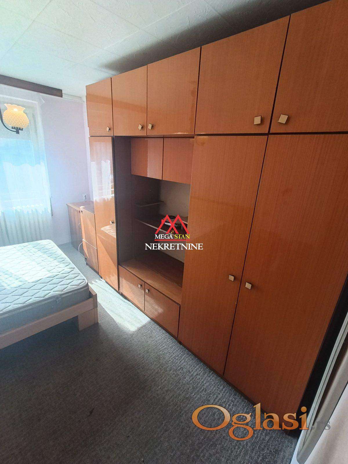 Сдаётся двухкомнатная квартира — 55 м² — бульвар Краля Петра I — фото