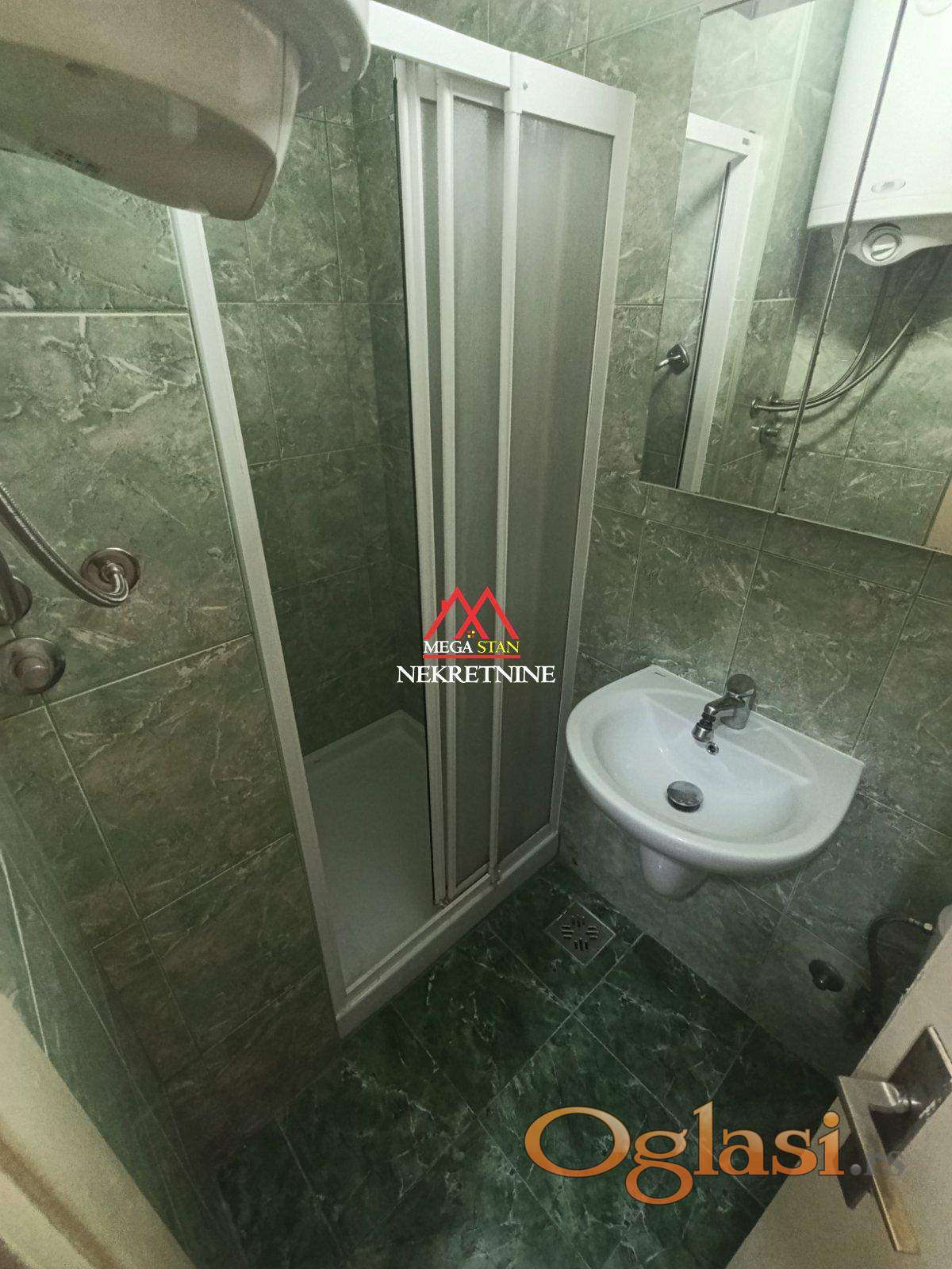 Сдаётся двухкомнатная квартира — 55 м² — бульвар Краля Петра I — фото
