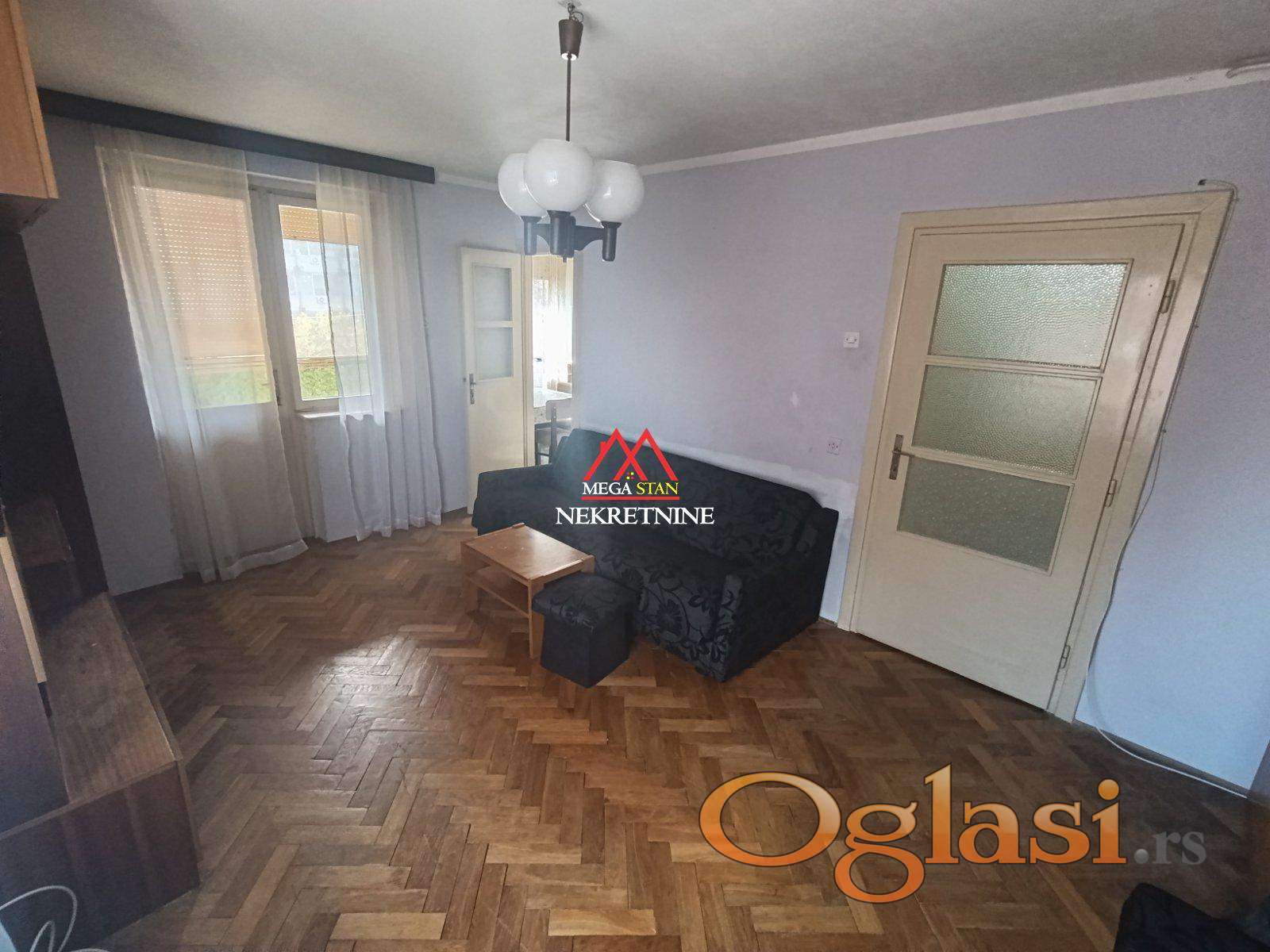 Сдаётся двухкомнатная квартира — 55 м² — бульвар Краля Петра I — фото