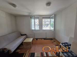 Garsonjera na Telepu, Novi Sad, 26 m², visoko prizemlje