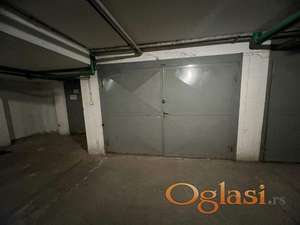 Garaža na Socijalnom - 15m2 !