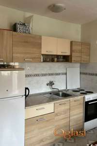 Futoska pijaca,namestena garsonjera