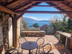 Renovirana kamena kuća u Bijeloj