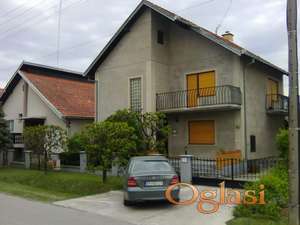 ODLIČNA PORODIČNA KUĆA