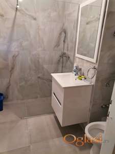 Prodajem lep renoviran stan na Novom Naselju