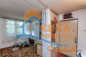 Dvosoban stan, starogradnja, drugi sprat