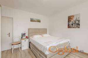 Izdajem sobu u Herceg Novom