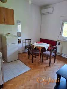 CENTAR,NAMESTEN STAN 29M2 +18M2
