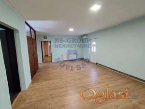 Kuča na tri nivoa idealna za veću porodicu, 107m2, Sremski Karlovci