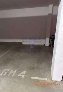 Garažno mesto u suterenu nove zgrade