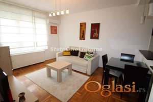 Slodana Bajića,42 m2, lux, sa PM u dvorištu