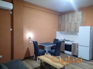 Izdaje se namestena garsonjera na Novom Naselju