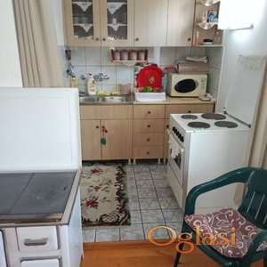 Vikendica površine od 50m2 u blizini Čeneja