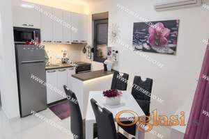 Jednosoban stan sa prostranom terasom – Đenovići, Herceg Novi