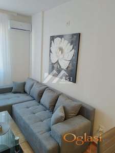 Izdajem LUX jednoiposoban stan sa privatnim parking mestom !!- Skver Garden ID#5302