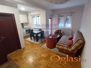 Izdaje se lep jednoiposoban stan na Novom Naselju