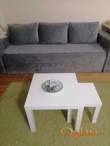 DVORIŠNA GARSONJERA