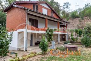 Kuća  u  vikend naselju Sv.Petka, Veliki Drenovac, 248 m2, na  placu  od  967 m2