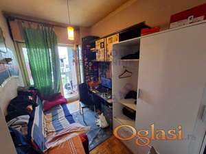 Troiposoban u nadogradnji, u blizini fakulteta