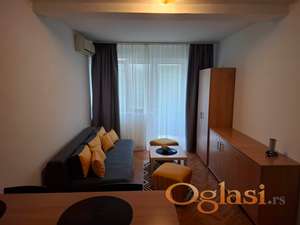 Opremljena garsonjera 28 m2