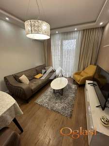 Izdajem LUX trosoban stan - kod Bulevara Oslobođenja !!! ID#5706