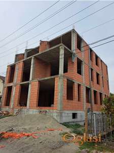 Braće Lučić 14. Plac i urbana vila u sirovom stanju