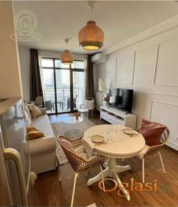 Izdaje se luksuzan stan – Beograd na vodi, Arkadija